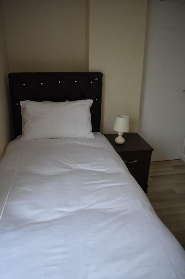 Cotswold Valley Aparthotel Stroud  Dış mekan fotoğraf